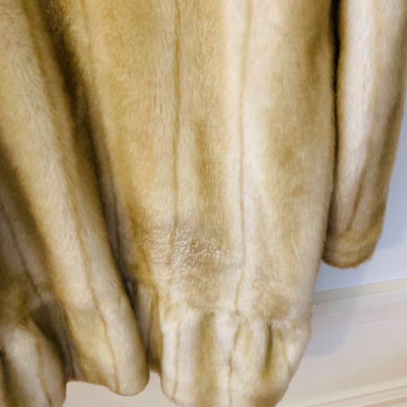 Balmain faux fur hooded coat - Picture 7 of 7